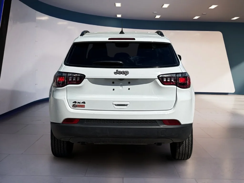 Used 2026 White Jeep Latitude image 4