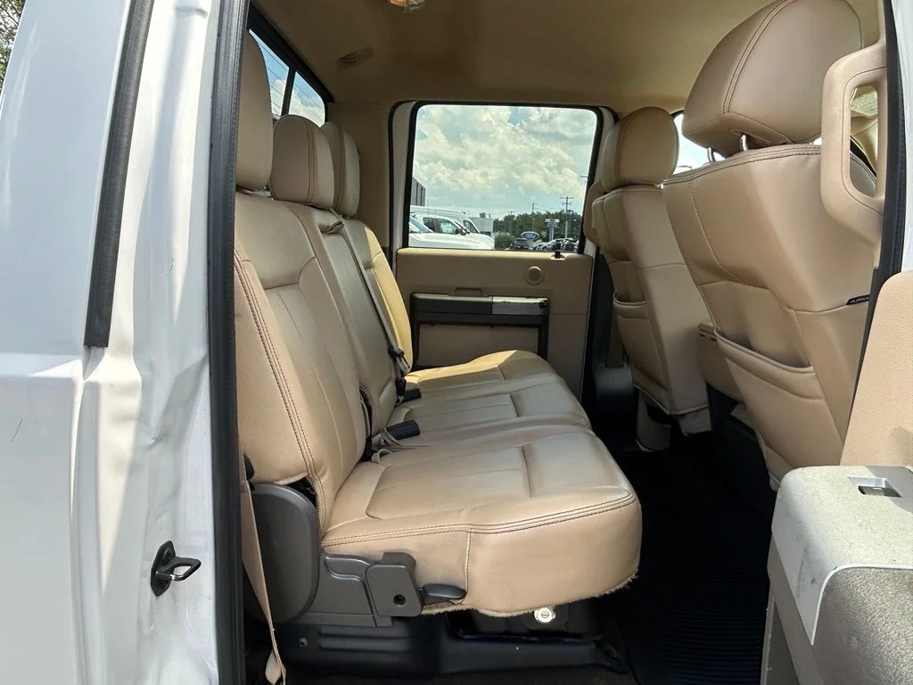 Used 2016 White Platinum Clearcoat Metallic Ford Lariat image 30