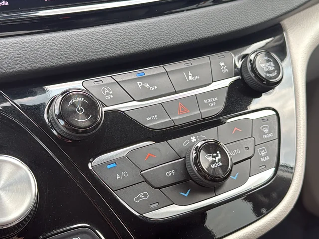 Used 2024 White Chrysler Touring L image 21