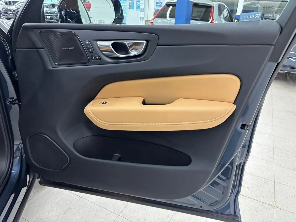 2025 Volvo XC60 Ultra - Photo 16