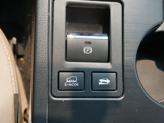 Used 2016 Green Metallic Subaru 2.5i Premium image 25
