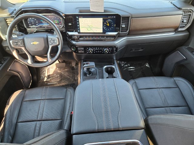 Used 2023 Gray Chevrolet High Country image 9