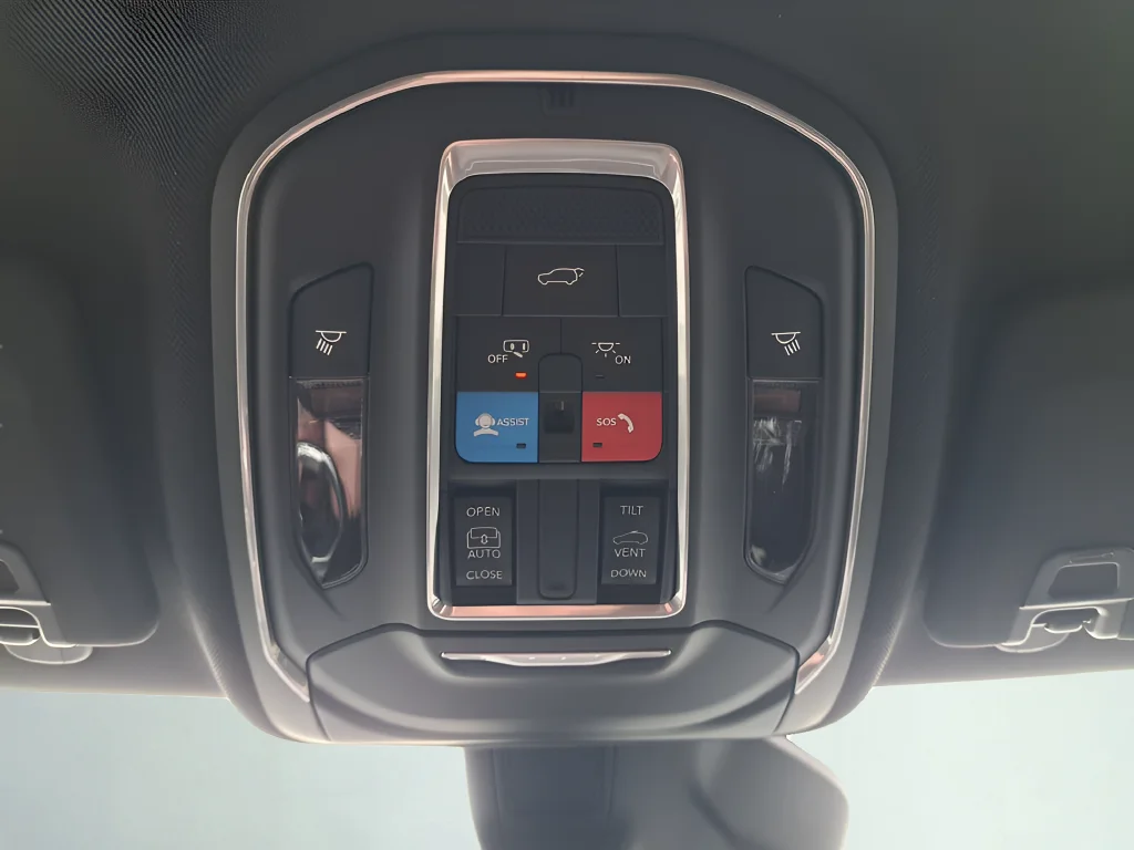 New 2026 White Jeep Altitude image 32