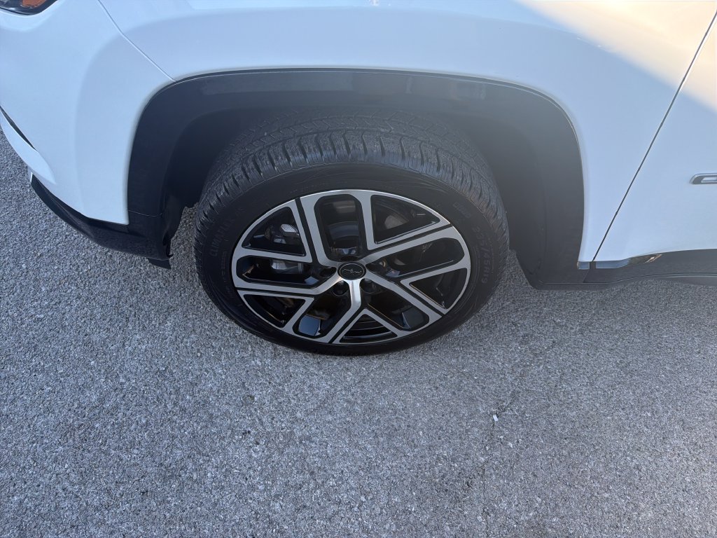Used 2025 White Jeep Limited image 10