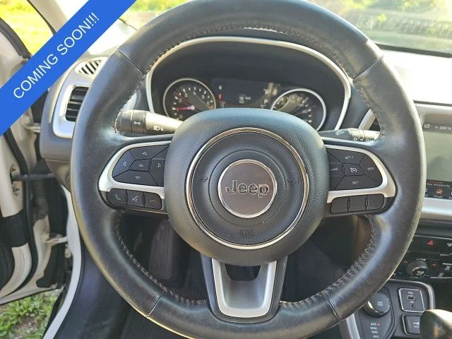 Used 2017 White Jeep Latitude image 12
