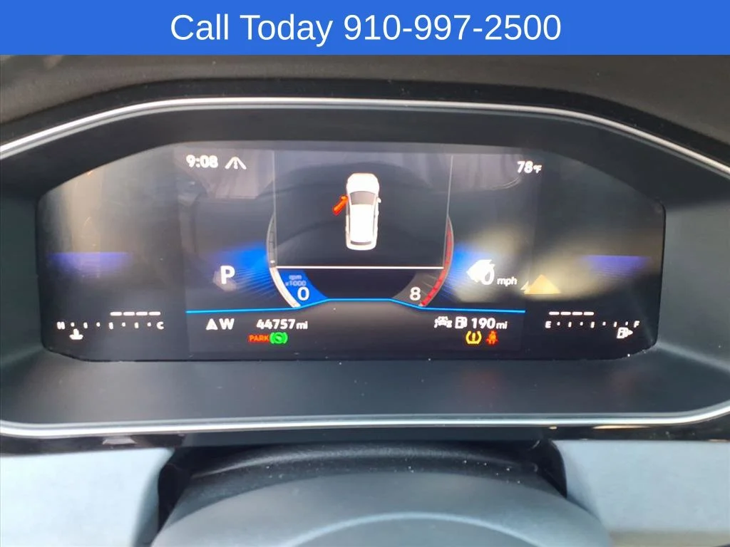 Used 2025 Silver Volkswagen SE image 26