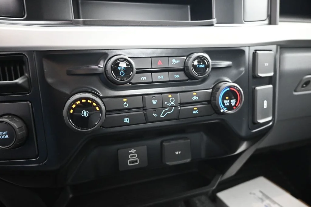 New 2026 Oxford White Ford XL image 17