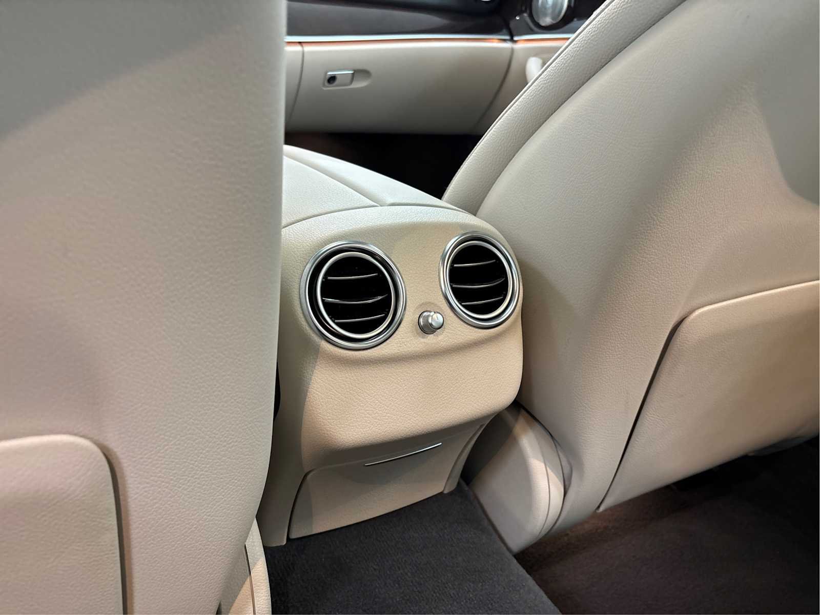 Used 2022 MANUFAKTUR Diamond White Mercedes-Benz E 350 image 38