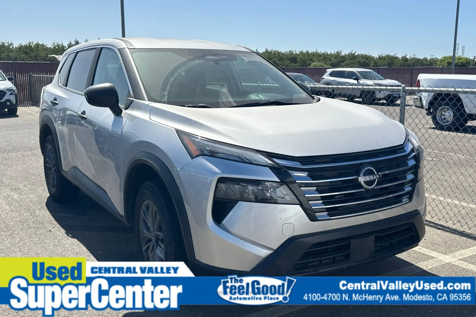2024 Nissan Rogue S FWD's photo