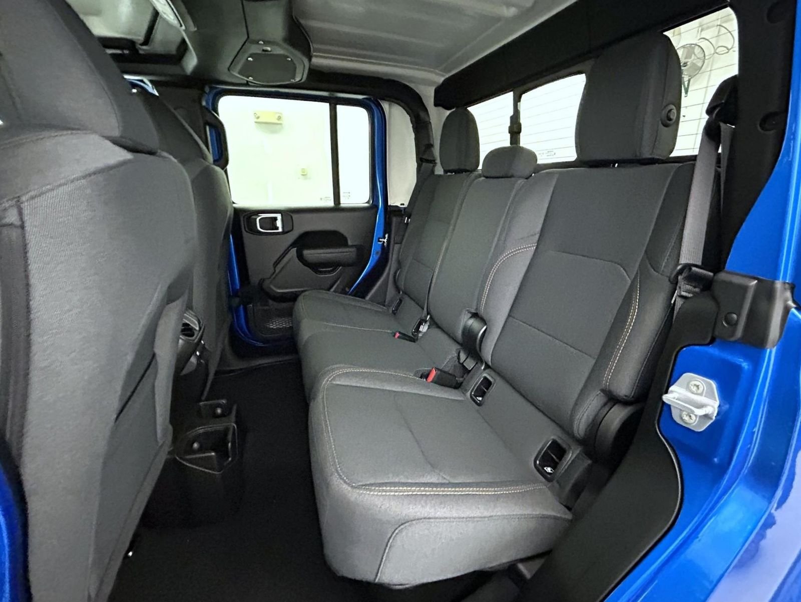 New 2026 Hydro Blue Pearl-Coat Exterior Paint Jeep Sport S image 19