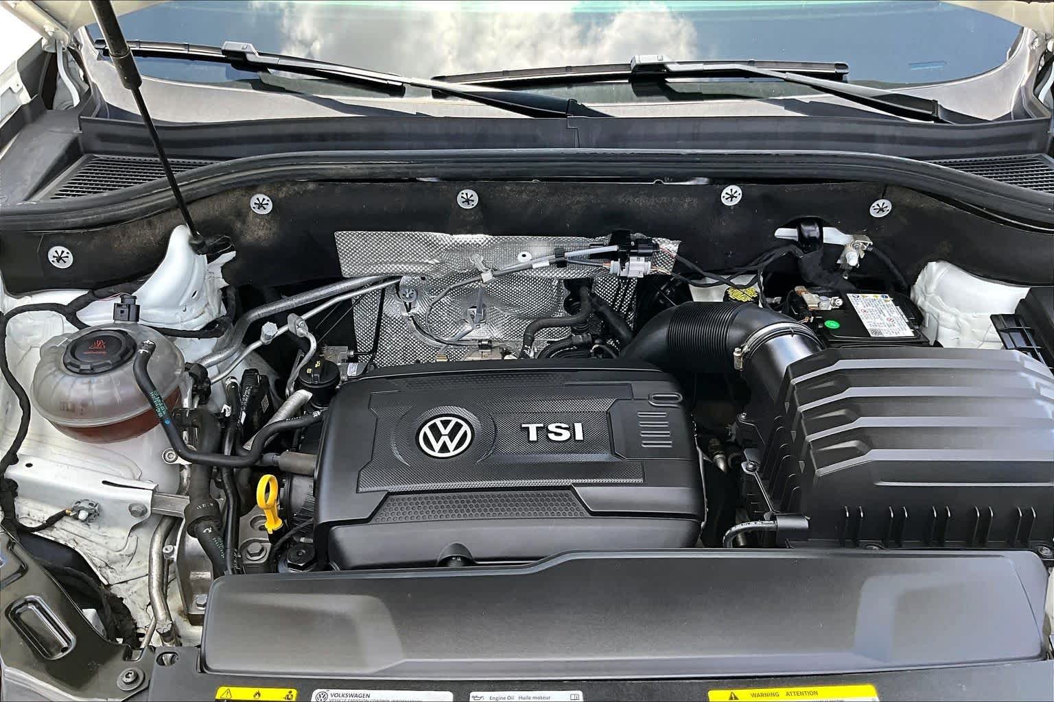 Used 2023 Pure White Volkswagen 2.0T SE w/Technology image 31