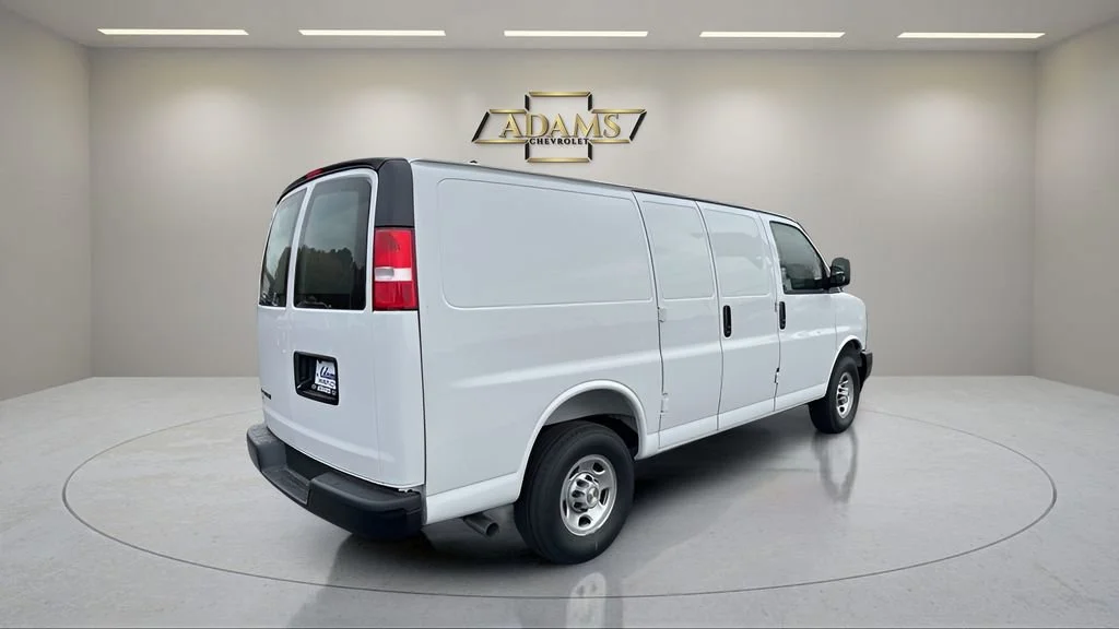 2025 Chevrolet Express Cargo Work Van - Photo 10