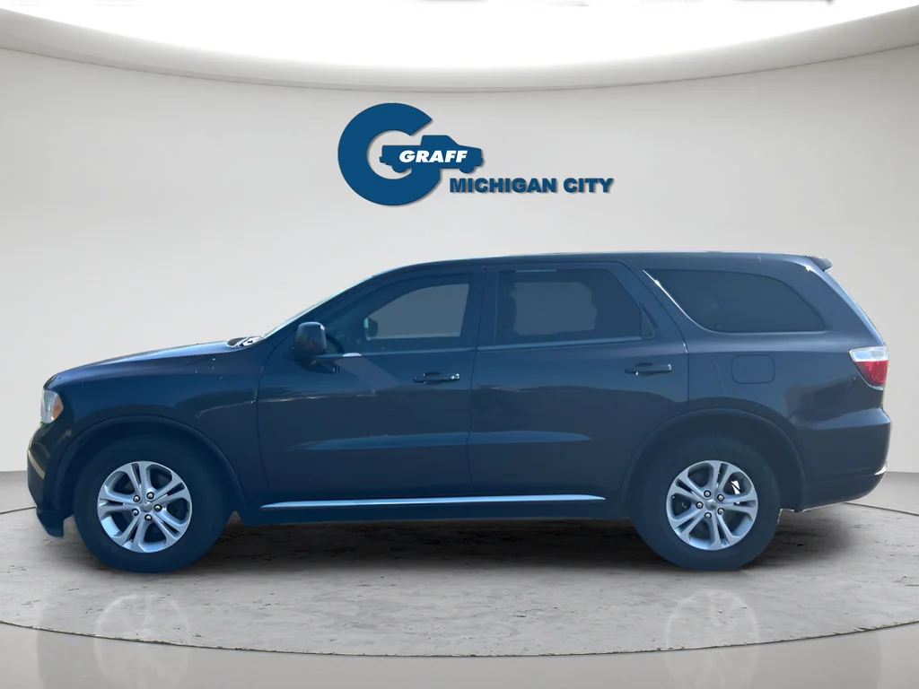 Used 2013 Gray Dodge SXT image 2