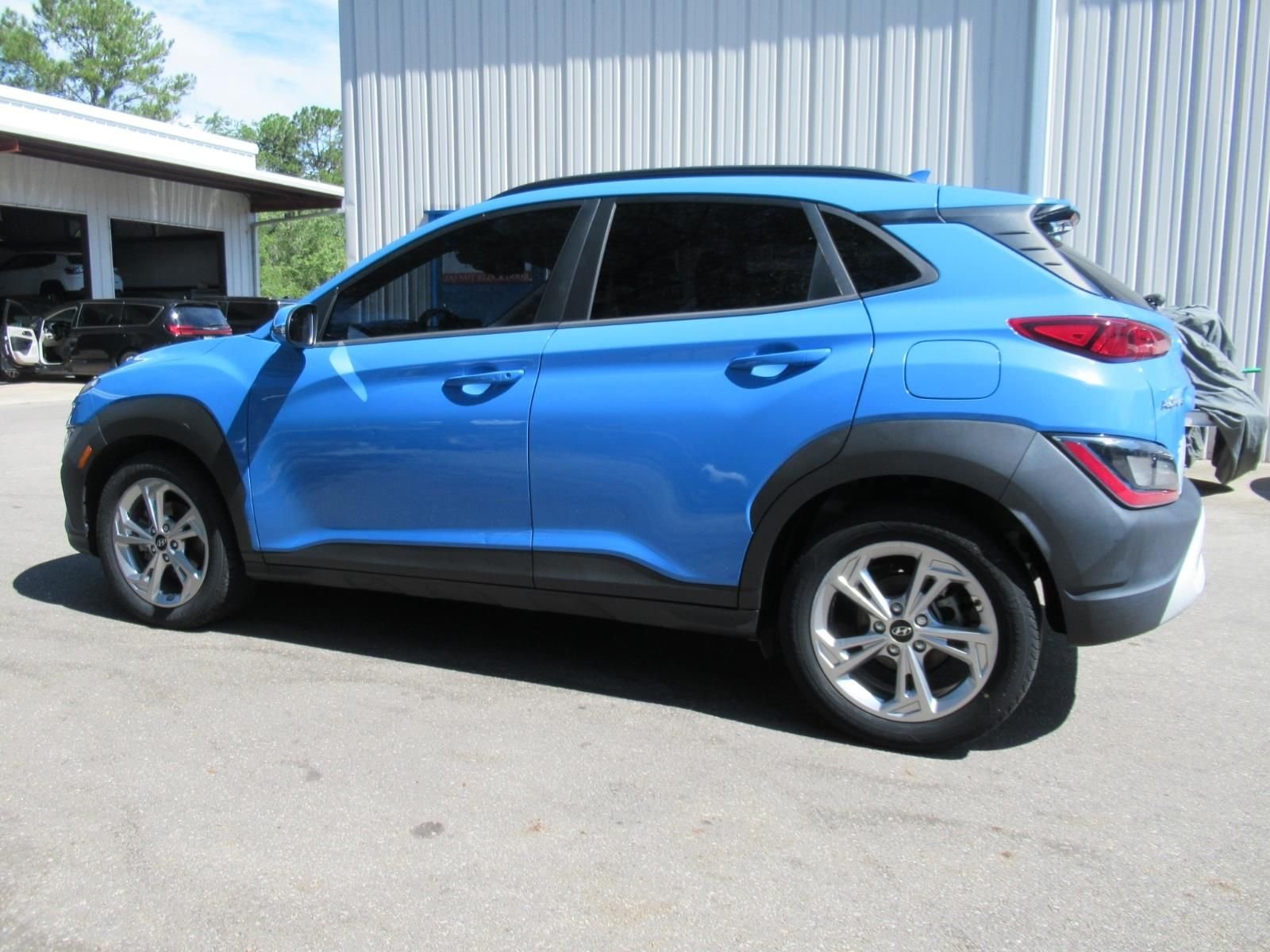 Used 2022 Blue Hyundai SEL image 4