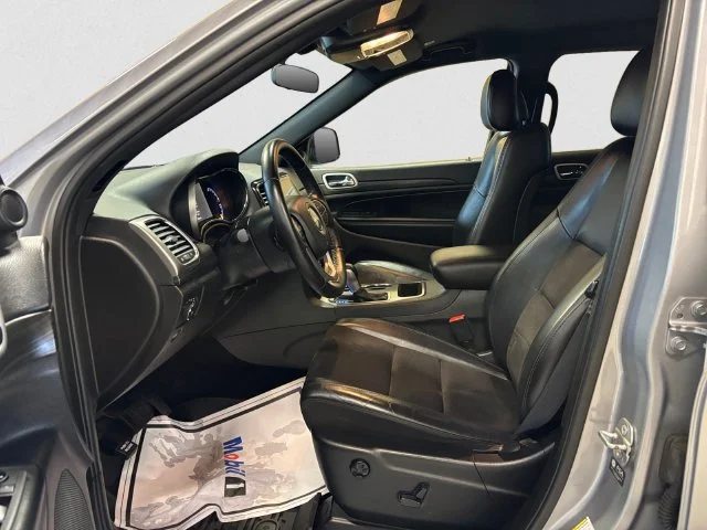 Used 2021 Silver Jeep Laredo X image 10