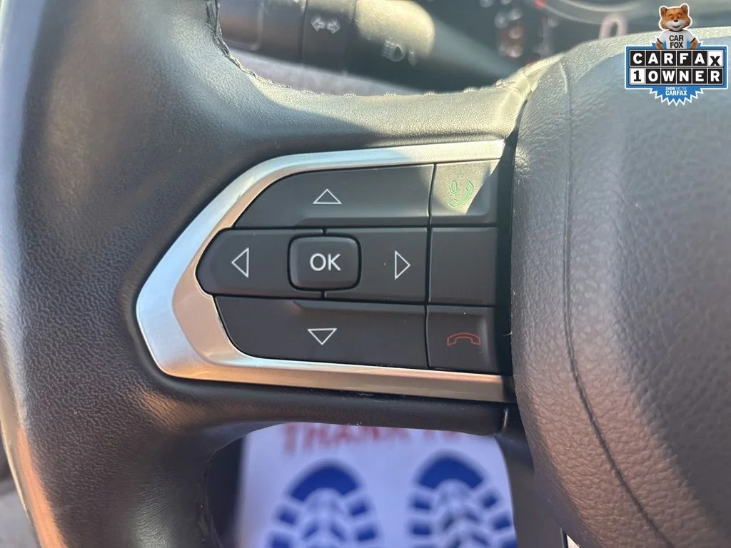 Used 2022 Silver Jeep Latitude Lux image 15