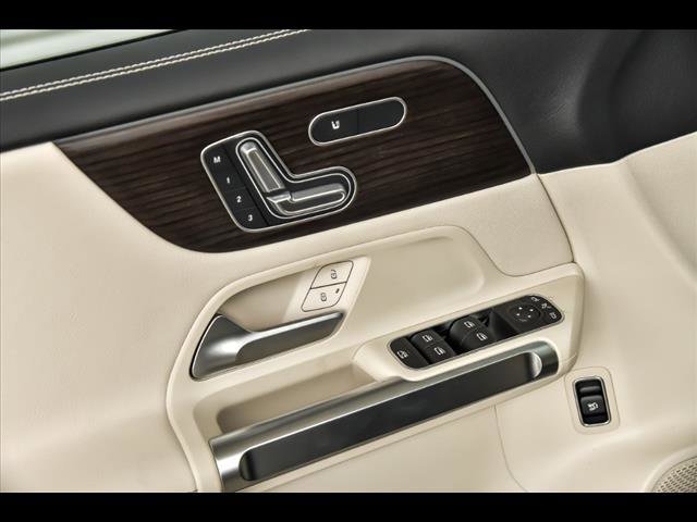 2025 Mercedes-Benz GLB Base - Photo 39