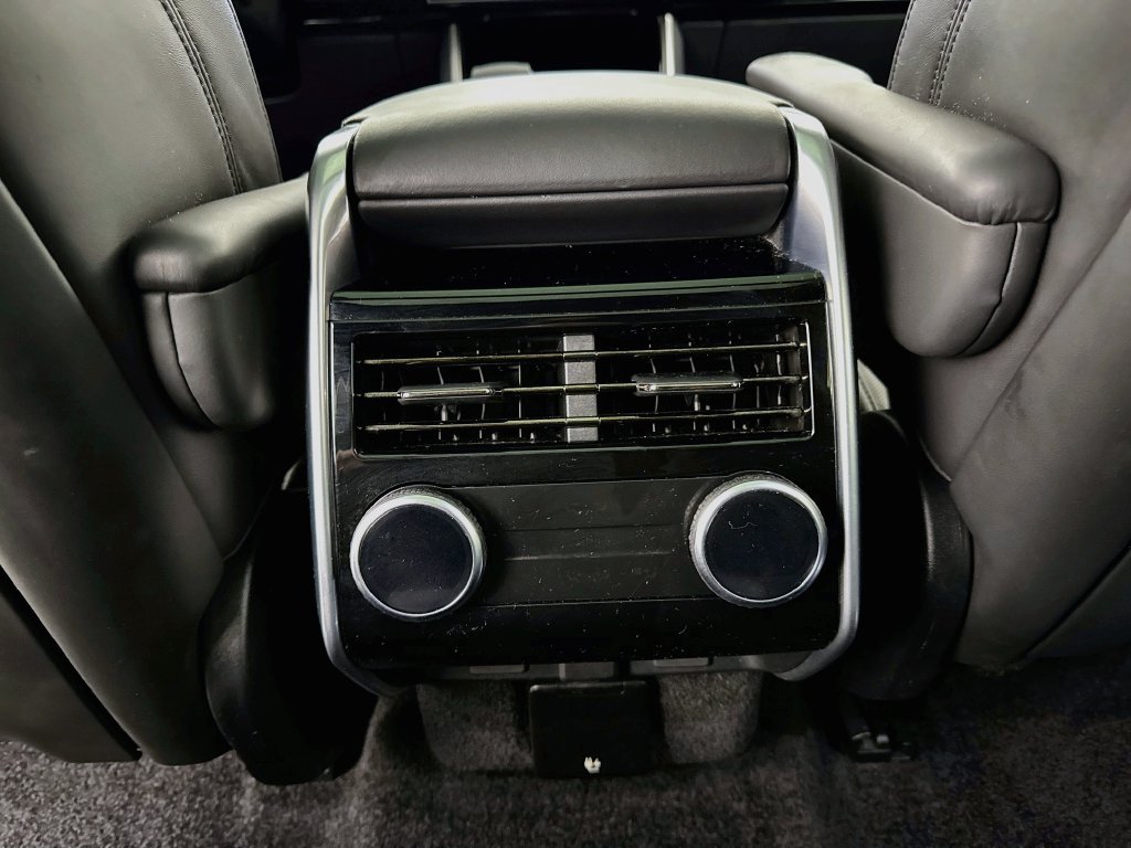 Used 2024 White Land Rover SE image 26