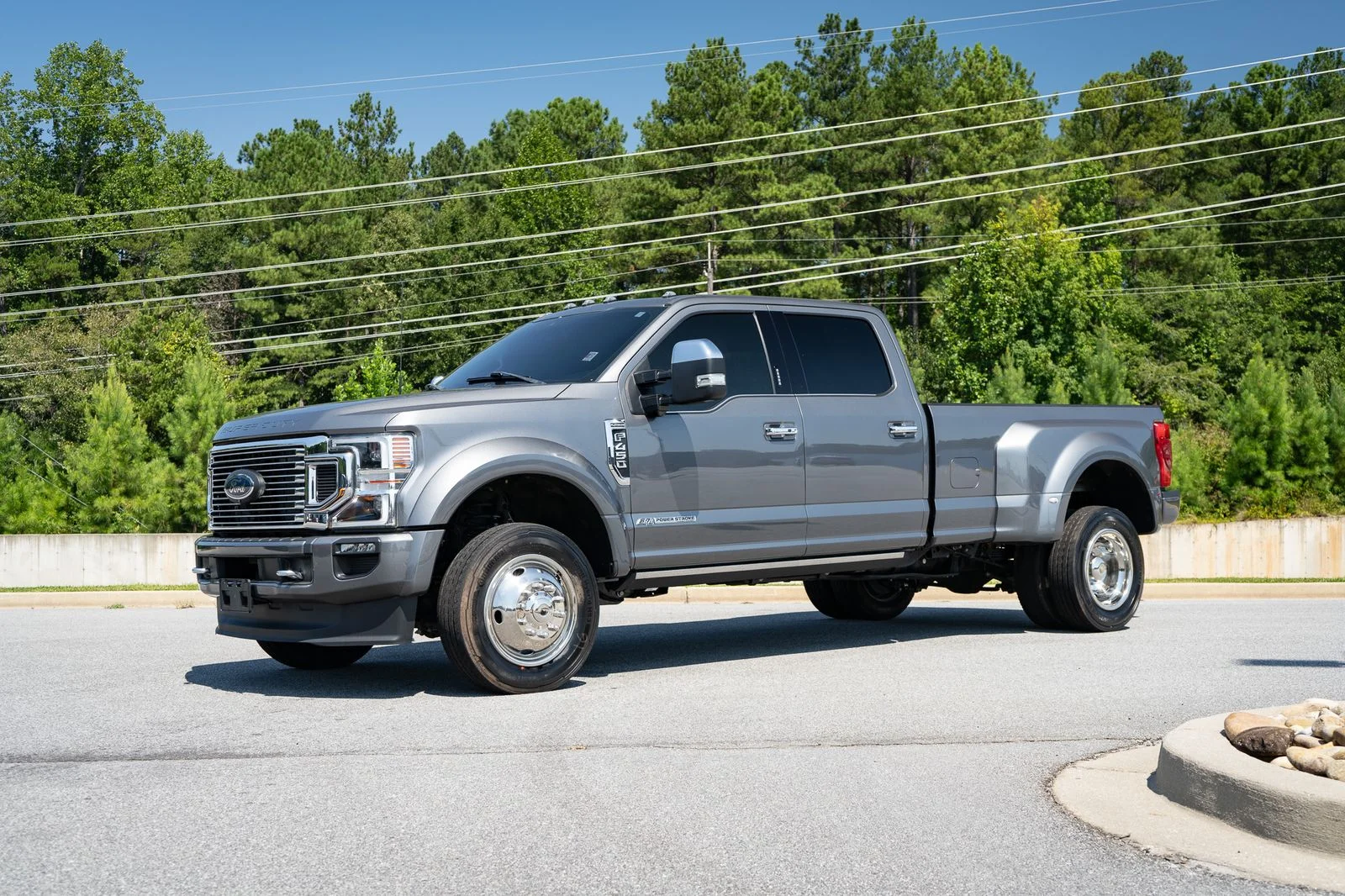 Used 2022 Gray Ford Platinum image 9