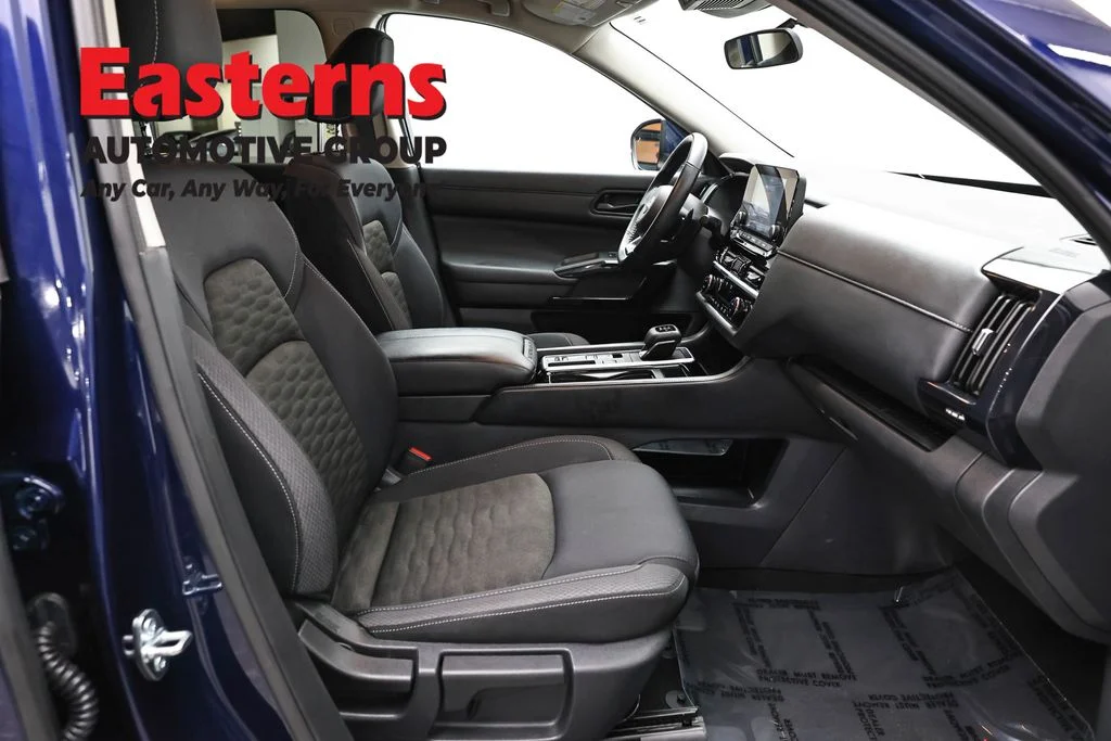 Used 2025 Blue Nissan SV image 23