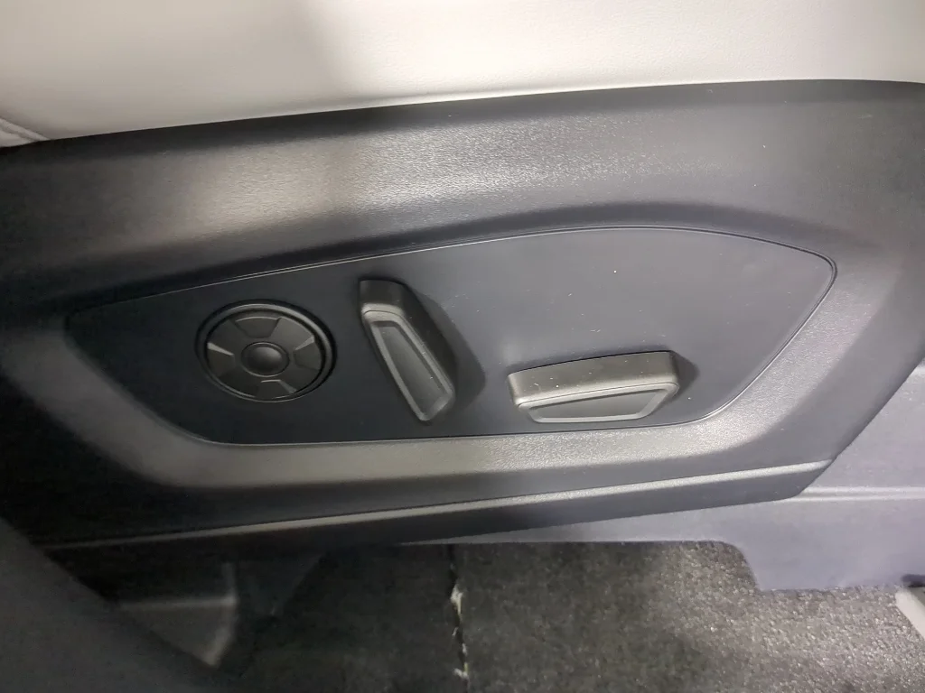 New 2026 Carbonized Gray Metallic Ford Platinum™ image 21
