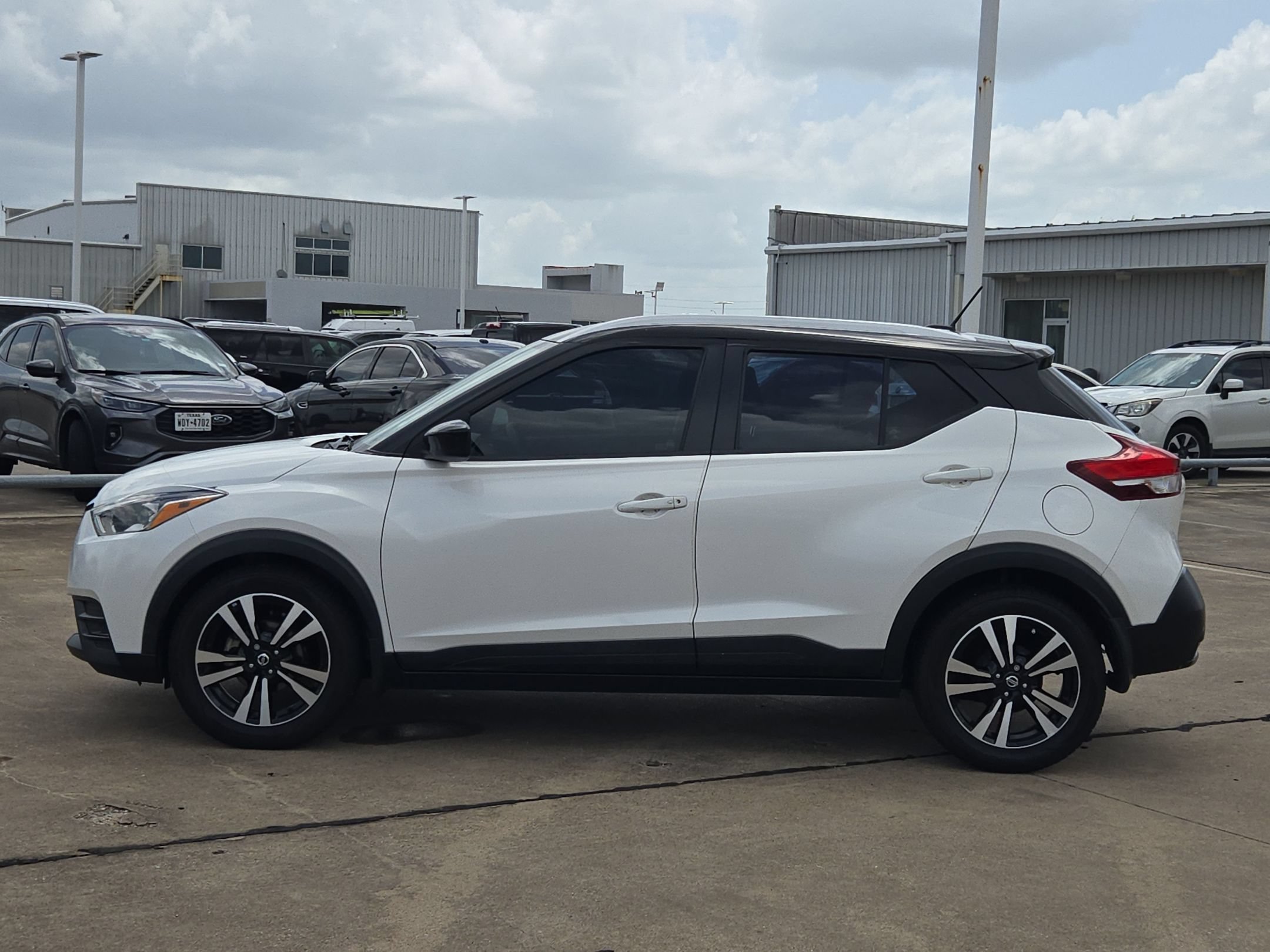 Used 2018 Aspen White / Super Black Nissan SV image 6