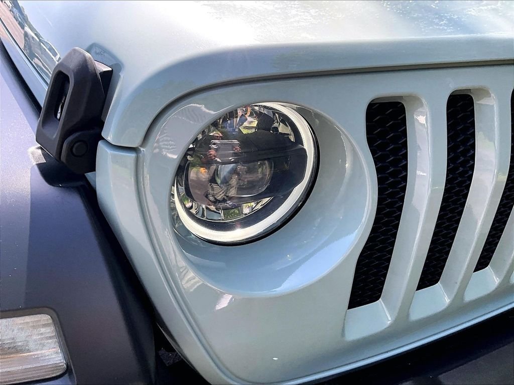 Used 2023 Earl Clearcoat Jeep Sport S image 32