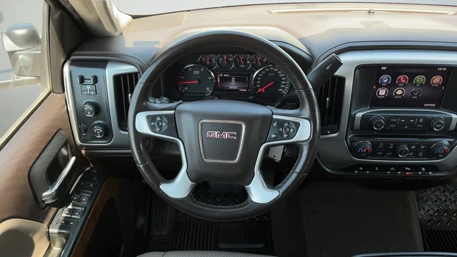 Used 2015 White GMC SLE image 11