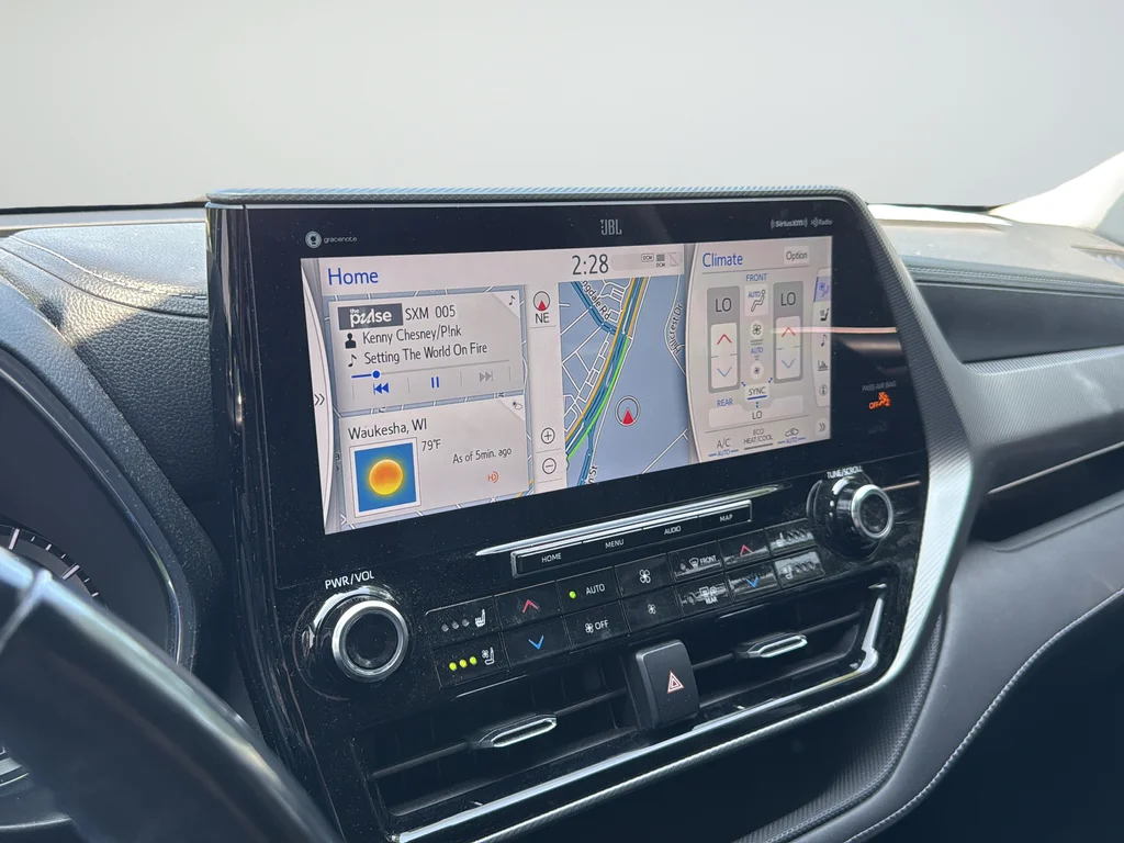 Used 2021 Silver Toyota Platinum image 14