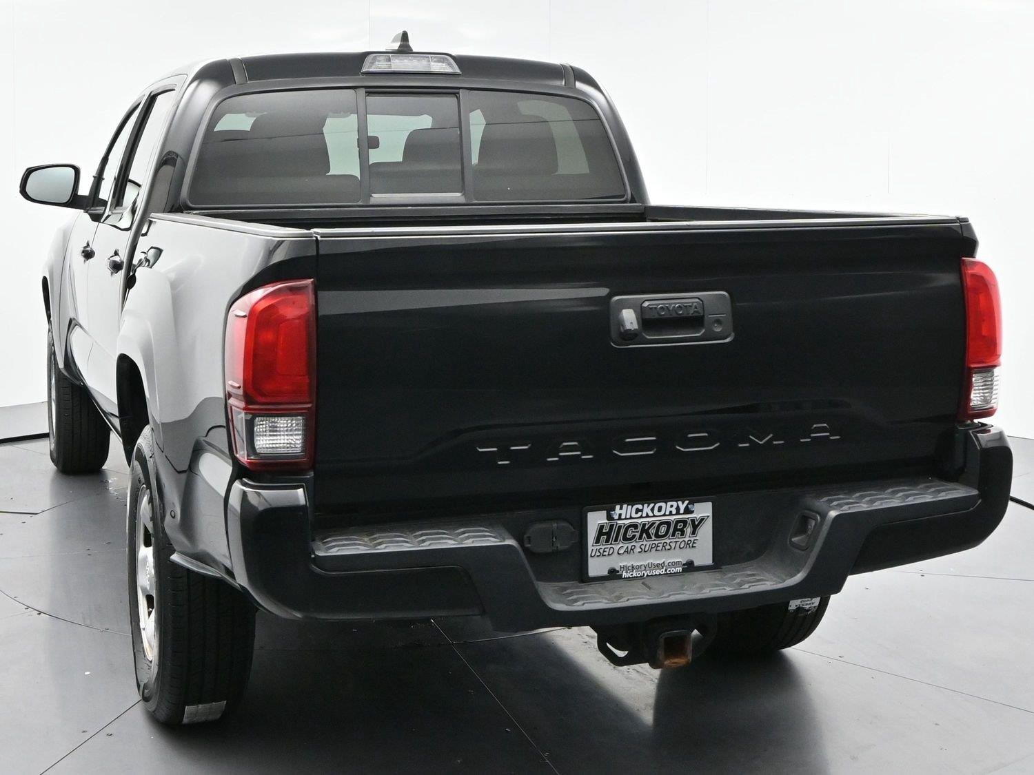Used 2022 Midnight Black Metallic Toyota SR image 6