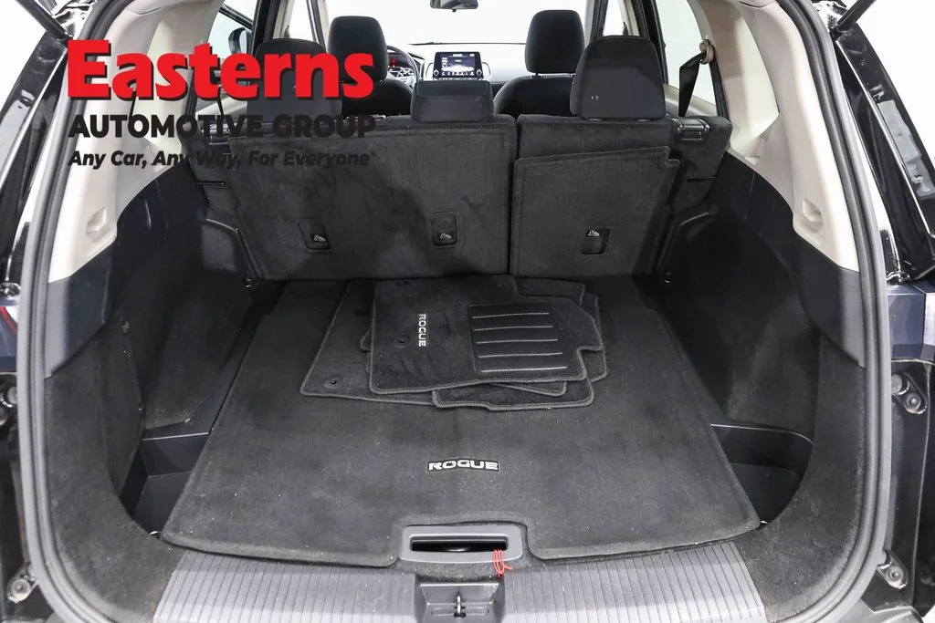 Used 2023 Black Nissan S image 9