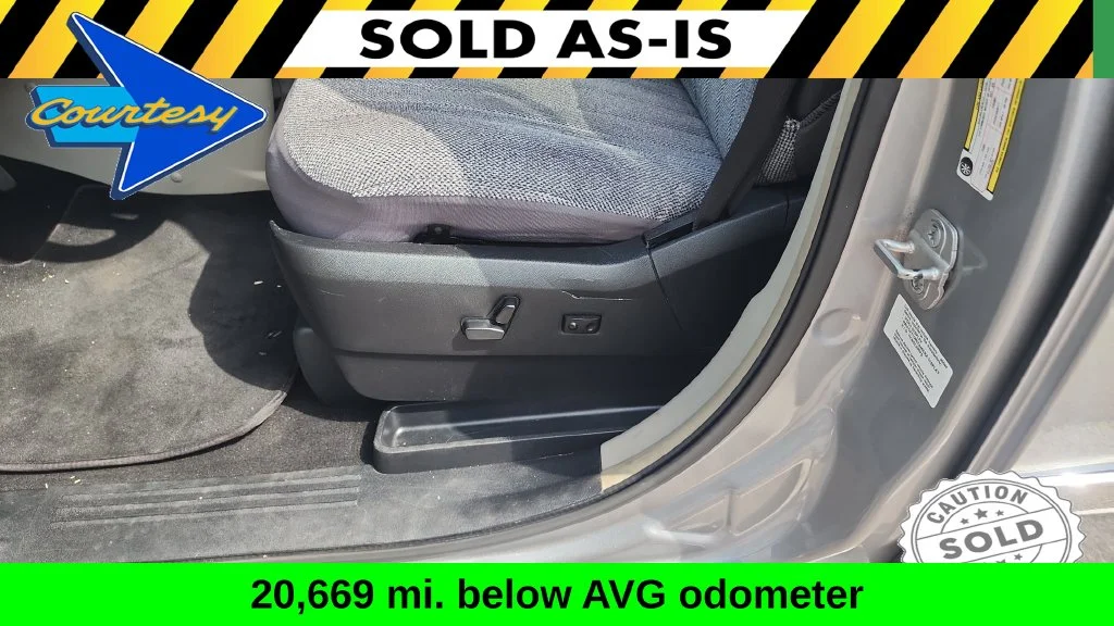 Used 2014 Silver Chrysler Touring image 18