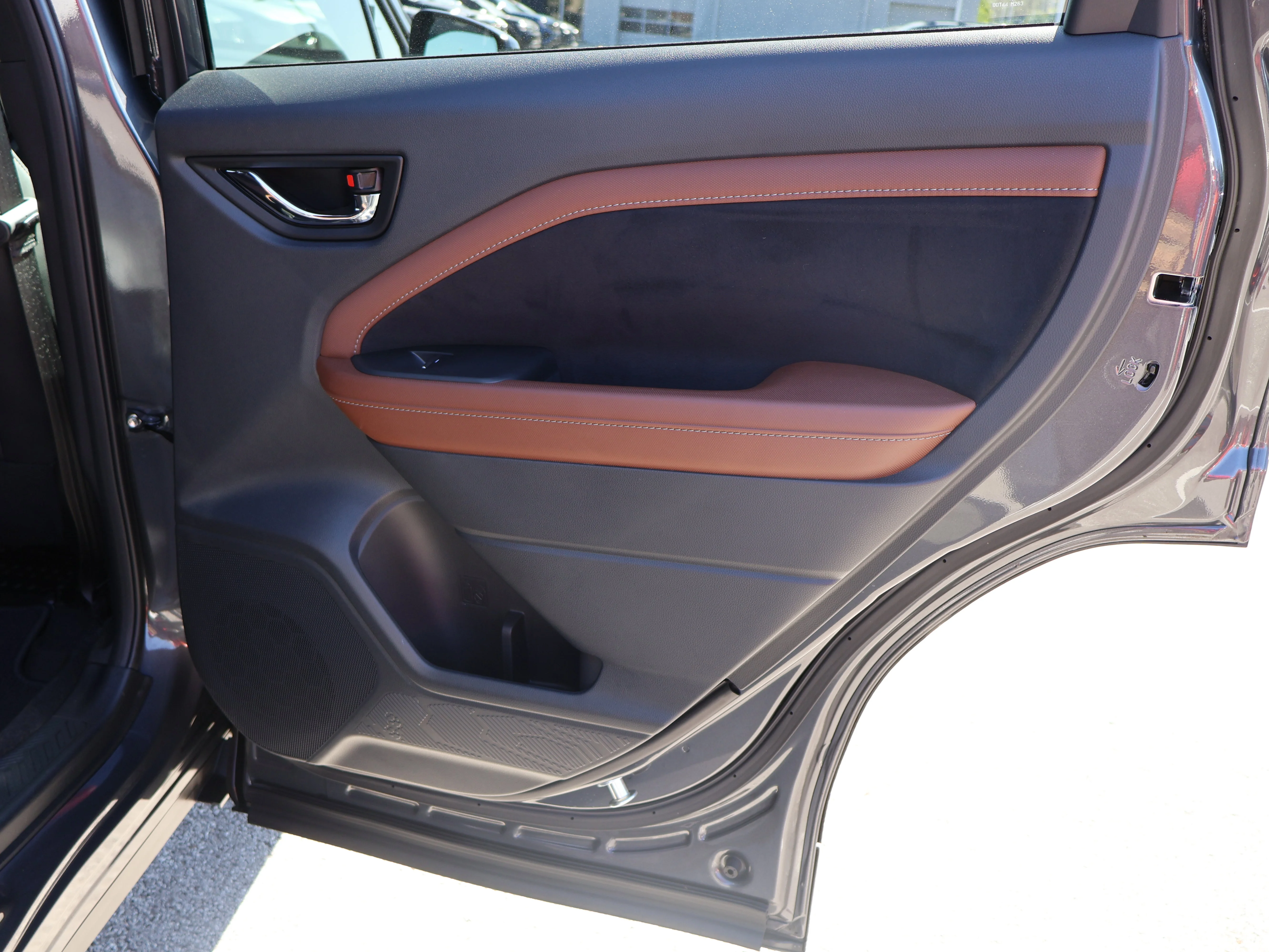 Used 2025 Magnetite Gray Metallic Subaru Touring Hybrid image 14