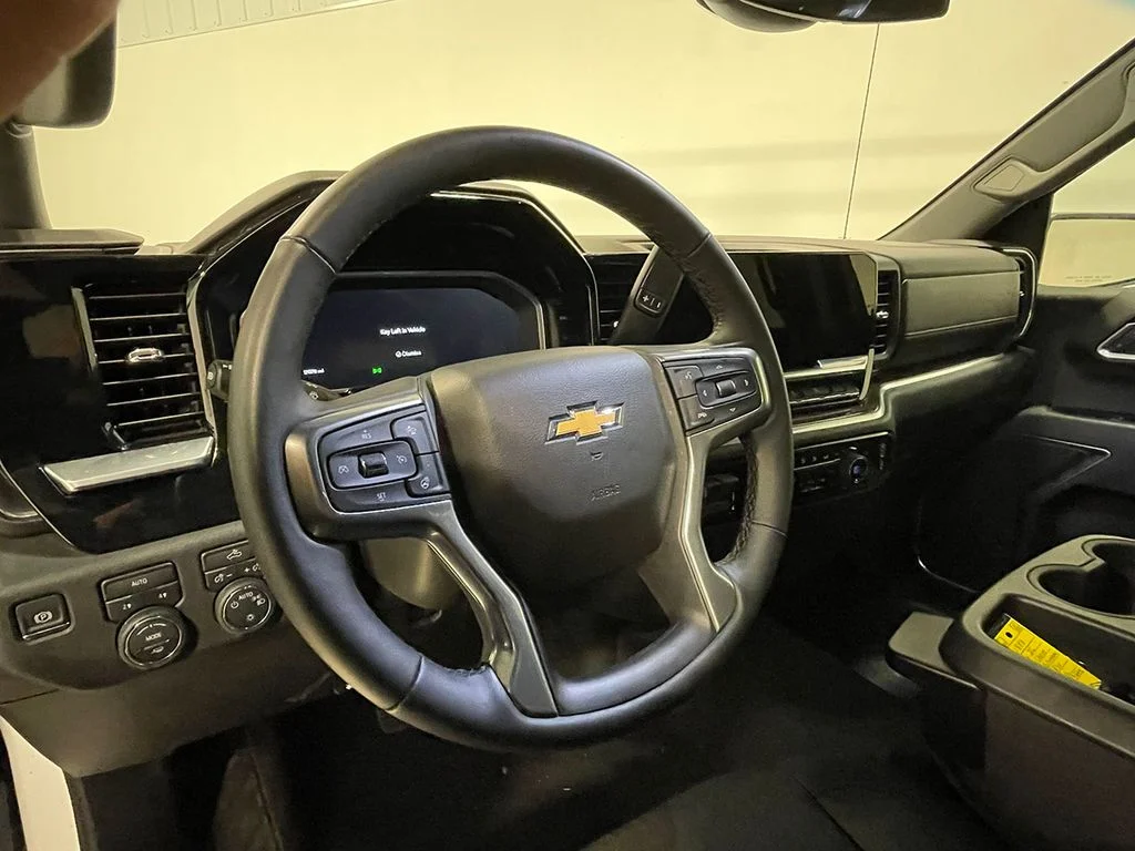 Used 2026 White Chevrolet LT image 20
