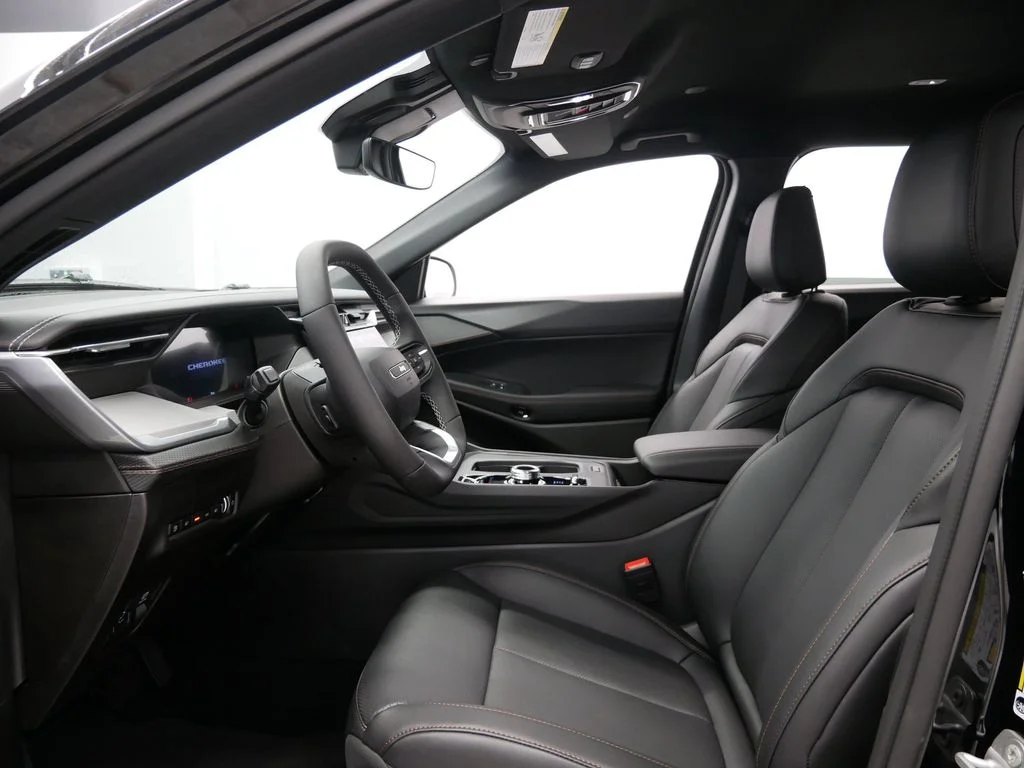 New 2026 Diamond Black Crystal Pearlcoat Jeep Limited image 12