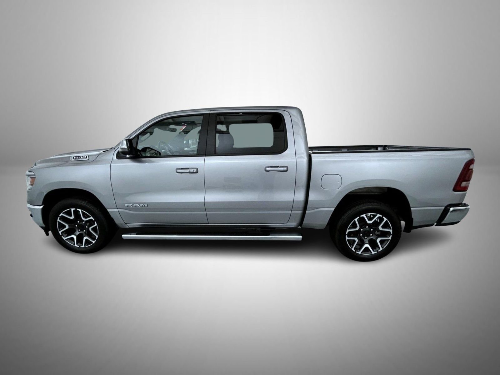 Used 2023 Silver Ram Laramie image 8