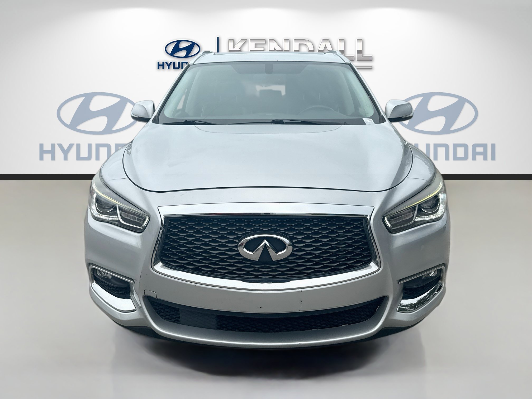 Used 2017 Liquid Platinum INFINITI Base image 2