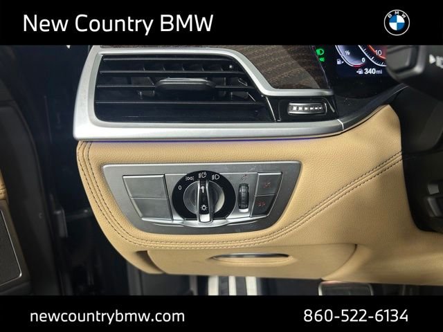 Used 2022 Black Sapphire Metallic BMW 750i xDrive image 13