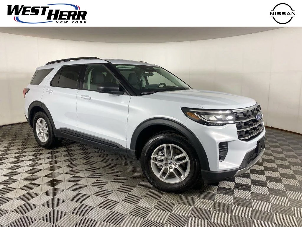 Used 2026 Star White Metallic Tri-Coat Ford Active image 1