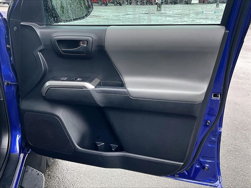 Used 2023 Blue Toyota SR5 image 12