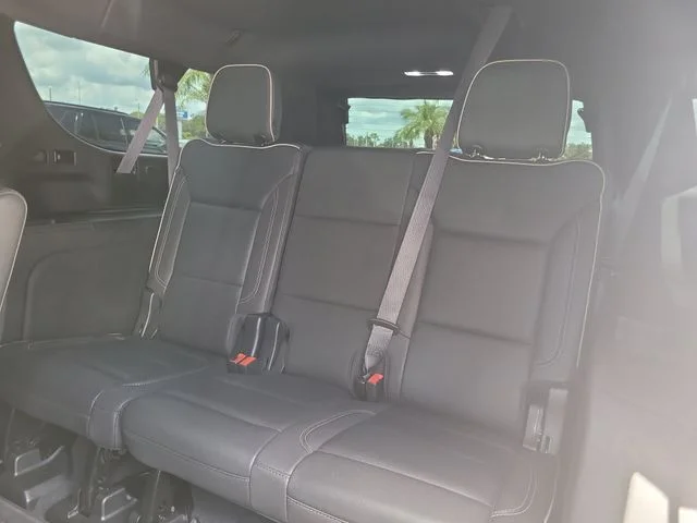 Used 2023 Silver GMC SLT image 16