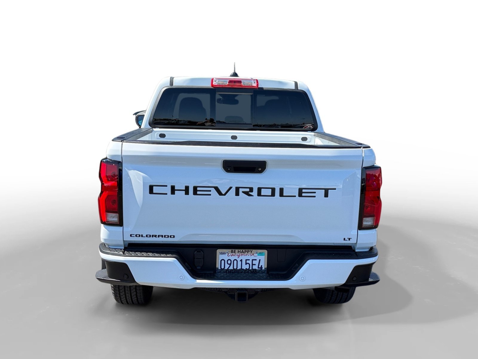 Used 2024 Summit White Chevrolet LT image 4