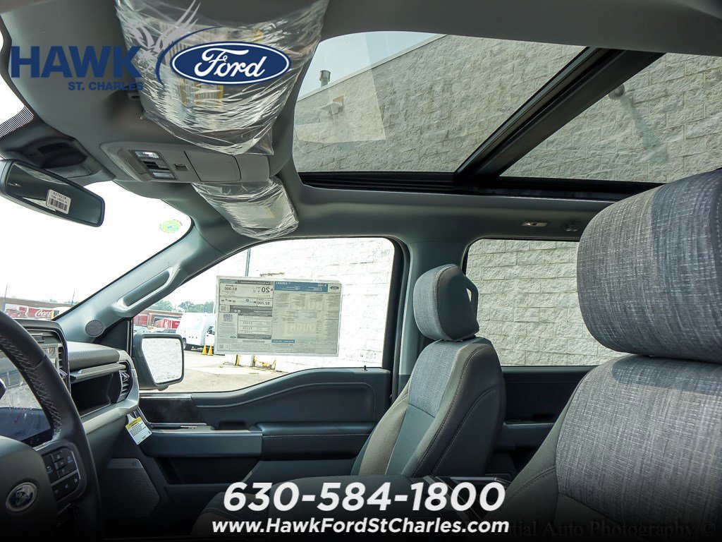 New 2023 Agate Black Metallic Ford XLT image 9