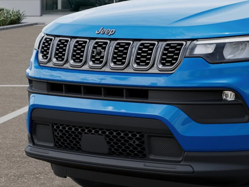 New 2025 Hydro Blue Pearl-Coat Exterior Paint Jeep Latitude image 26