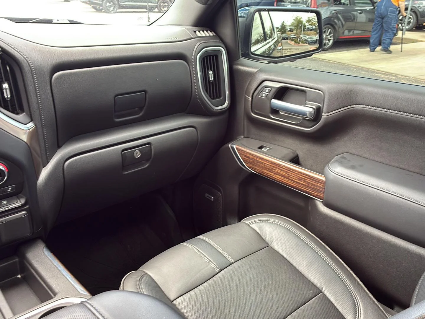 Used 2020 Northsky Blue Metallic Chevrolet High Country image 34