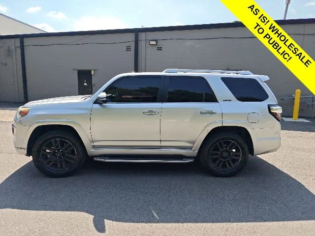 Used 2014  Toyota Limited image 5