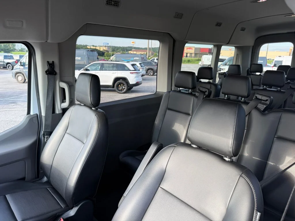 Used 2025 White Ford XL image 18