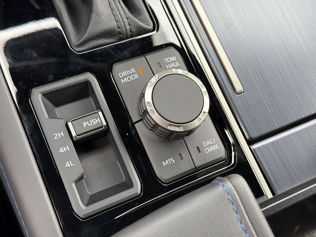 New 2026 Celestial Silver Metallic Toyota Platinum image 34
