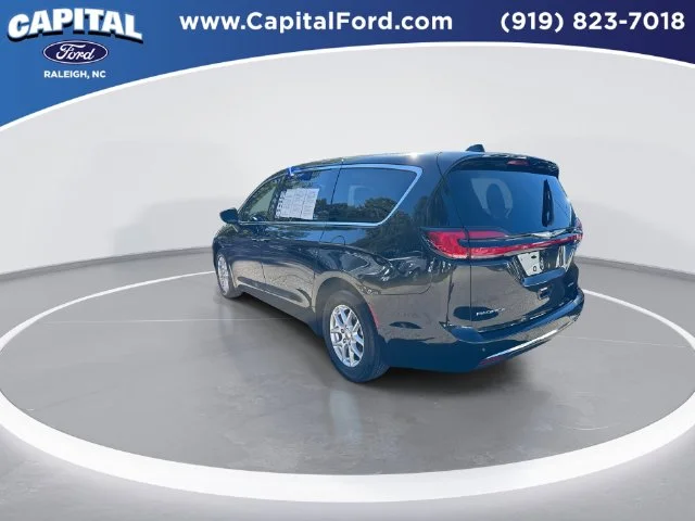 Used 2023 Black Chrysler Touring L image 6