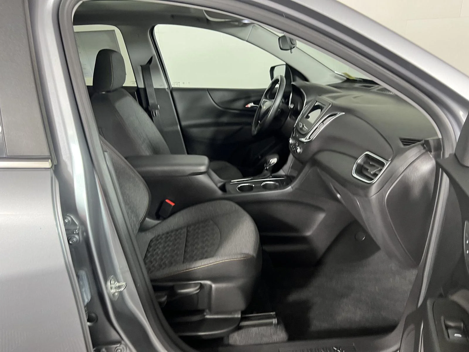 Used 2024 Sterling Gray Metallic Chevrolet LT image 23
